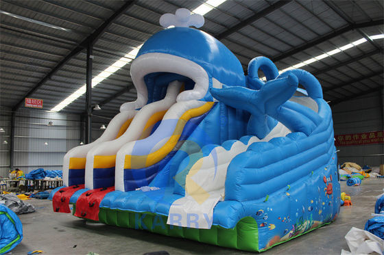 Glissière gonflable en PVC portable de 0,55 mm avec piscine et jouets à billes de natation