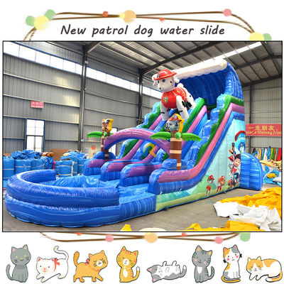 Amusez les enfants avec des patrouilles de pattes 3D, des toboggans gonflables et une piscine à double voie