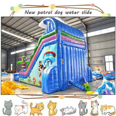 Amusez les enfants avec des patrouilles de pattes 3D, des toboggans gonflables et une piscine à double voie