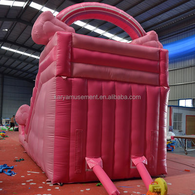 Une piscine gonflable rose pour filles, parfaite pour la location commerciale et le plaisir.