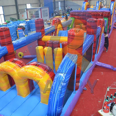 Grand cours d'obstacles gonflables pour 14 ans