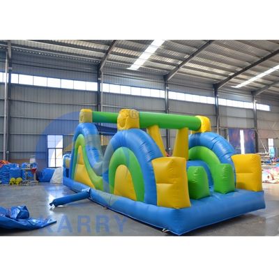 Cours d'obstacles gonflable de taille personnalisée et jeux de sport pour les enfants dans la cour extérieure