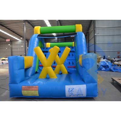 Cours d'obstacles gonflable de taille personnalisée et jeux de sport pour les enfants dans la cour extérieure