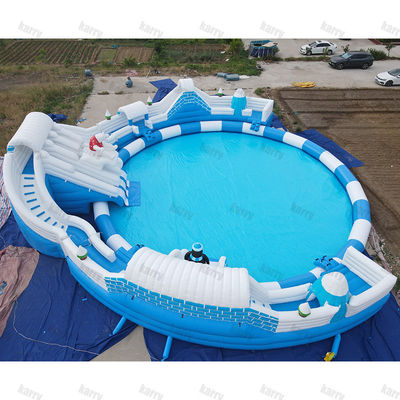 Capacité maximale 100-500 kg Grand parc aquatique gonflable avec piscine et toboggans