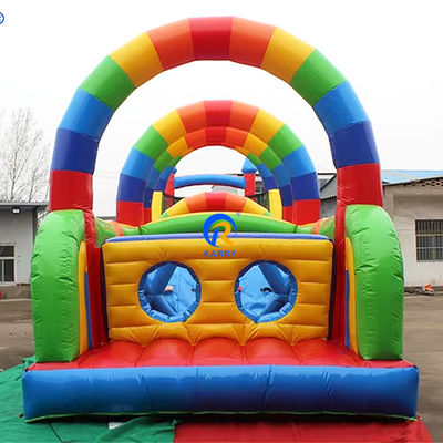 Équipement de parc d'attractions Parcours d'obstacles gonflable interactif pour enfants et adultes