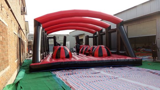 Équipement de parc d'attractions Parcours d'obstacles gonflable interactif pour enfants et adultes