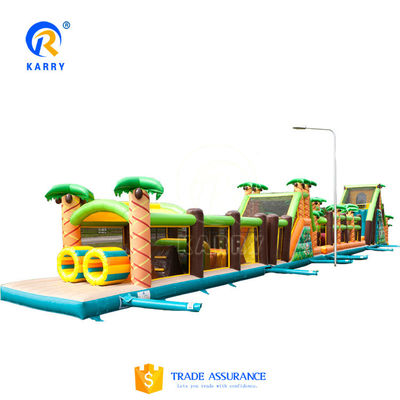 Longues courses d'obstacles gonflables pour adultes et enfants dans la jungle