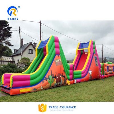 Parc d'attractions en plein air de couleur personnalisée Parcours d'obstacles gonflable pour enfants et adultes