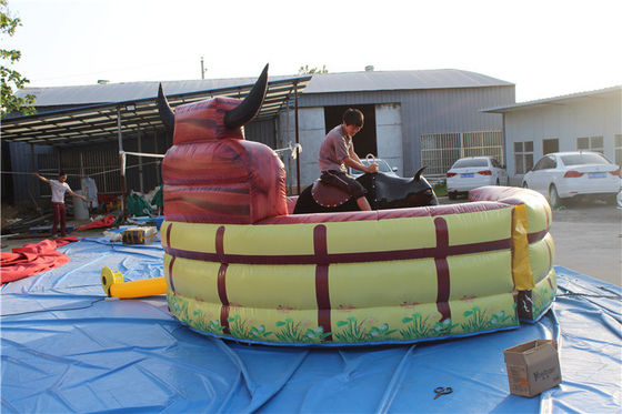 Taureau de rodéo mécanique gonflable portable pour le parc d'attractions