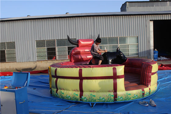 Taureau de rodéo mécanique gonflable portable pour le parc d'attractions