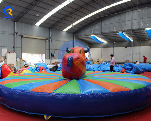 Commercial Bouncy Mechanical Rodeo Bull Riding Machine gonflable pour les adultes
