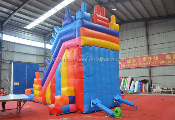 2023 Inflatables extérieurs personnalisés en PVC Blocs de construction colorés Glissière à saut en l'air
