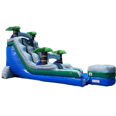 Saut à l'air gonflable en PVC avec piscine