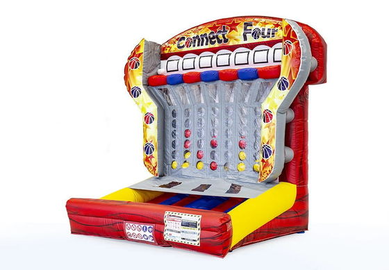 Couleur gonflable Connect 4 dans un jeu de tir à la cible en ligne pour les défis commerciaux