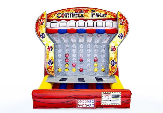 Couleur gonflable Connect 4 dans un jeu de tir à la cible en ligne pour les défis commerciaux