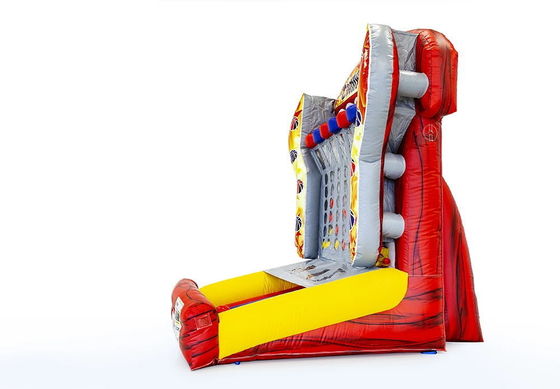 Couleur gonflable Connect 4 dans un jeu de tir à la cible en ligne pour les défis commerciaux