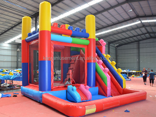14 ans de plus Personnaliser Accepté Thème Bloc de bâtiment rouge Château gonflable avec toboggan et grande piscine de jeux en PVC