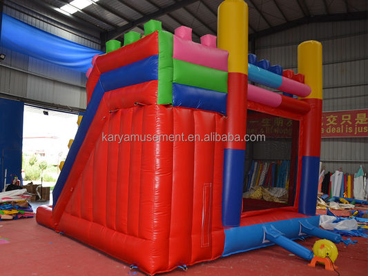 14 ans de plus Personnaliser Accepté Thème Bloc de bâtiment rouge Château gonflable avec toboggan et grande piscine de jeux en PVC