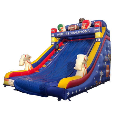 Location commerciale de toboggan gonflable avec thème de joueur de rugby et couleur personnalisée