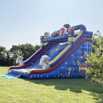 Location commerciale de toboggan gonflable avec thème de joueur de rugby et couleur personnalisée