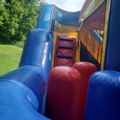 Trampoline pour enfants maison gonflable avec obstacle de glissement et piscine