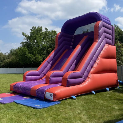Glissière à saut en terrasse pour enfants et adultes Glissière à eau en PVC violet