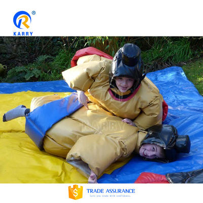 Des combinaisons de lutte de sumo gonflables pour les sports chauds