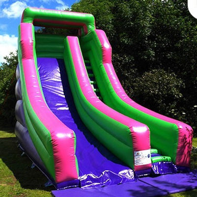 Grand toboggan gonflable en couleur personnalisée pour une occasion commerciale au parc aquatique