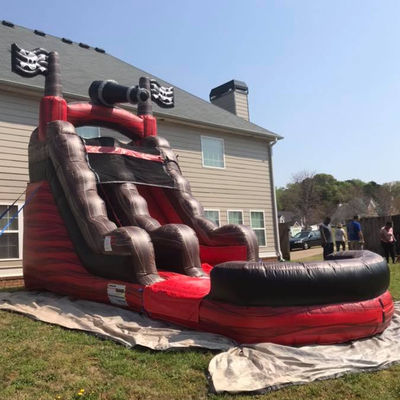 Équipement de parc aquatique de loisirs toboggan aquatique pirate gonflable avec piscine PVC commercial