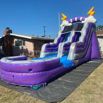 Jeux pour enfants Parc aquatique gonflable d'été avec piscine et toboggan aquatique violet