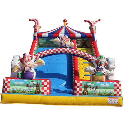 Glissière sèche gonflable commerciale avec logo personnalisé Glissière de saut de clown de cirque de carnaval