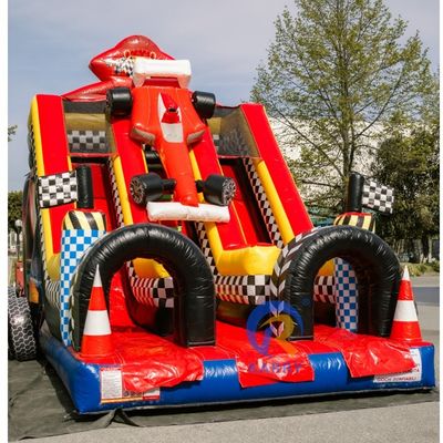 Glissière gonflable pour enfants en plein air avec un design de voiture rouge cool
