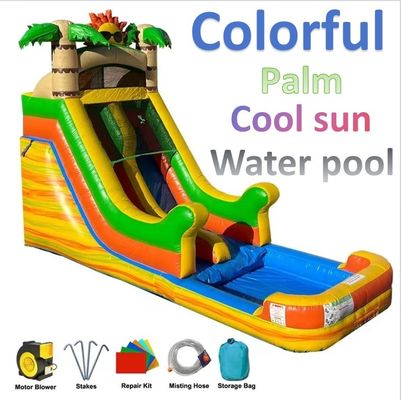 Les enfants de 2 à 4 ans doivent avoir un toboggan gonflable avec piscine et soleil
