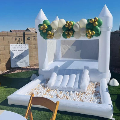 Lit pour tout-petits personnalisé Château blanc en pastel gonflable avec souffleur