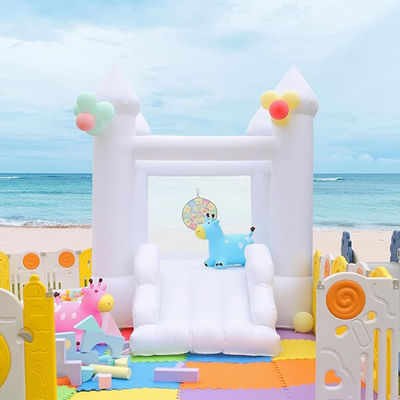 Portable attrayant mariage trampolines gonflables 2024 château avec fleurs décoratives