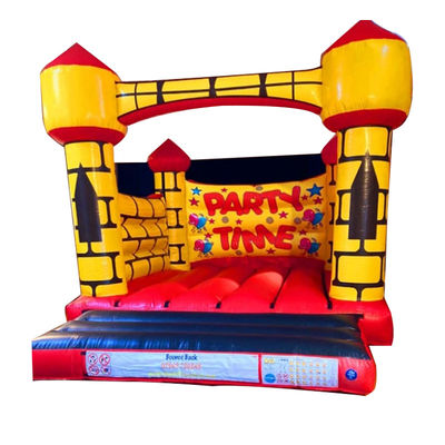 Château de saut pour enfants essentiel pour les jeux intérieurs avec diapositive et conception gonflable