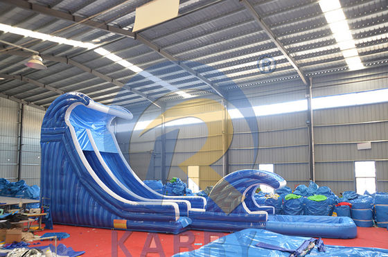 Centre commercial Occasion Grand toboggan gonflable avec piscine et longue piste de toboggan