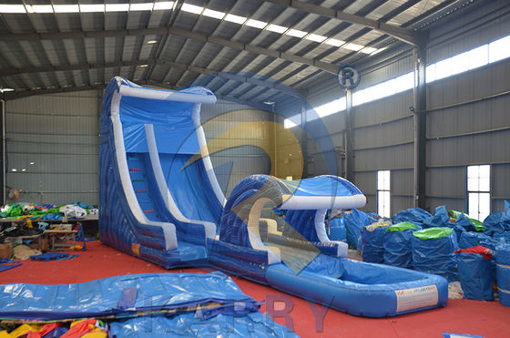 Centre commercial Occasion Grand toboggan gonflable avec piscine et longue piste de toboggan