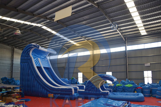 Centre commercial Occasion Grand toboggan gonflable avec piscine et longue piste de toboggan