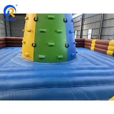 Paroi d'escalade en forme d'arbre gonflable avec trampoline