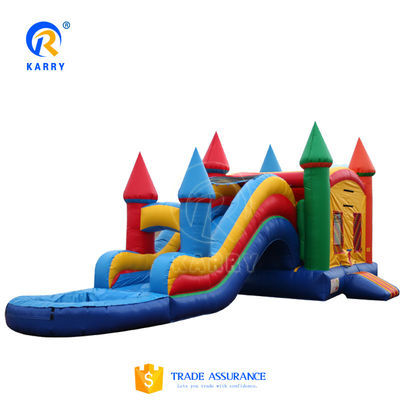 Champ de glisse de château gonflable pour enfants en plein air avec logo personnalisé et PVC durable