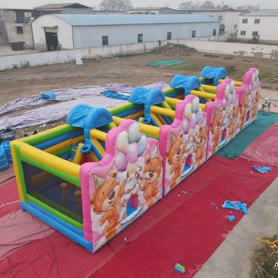 Un ours gonflable pour les fêtes
