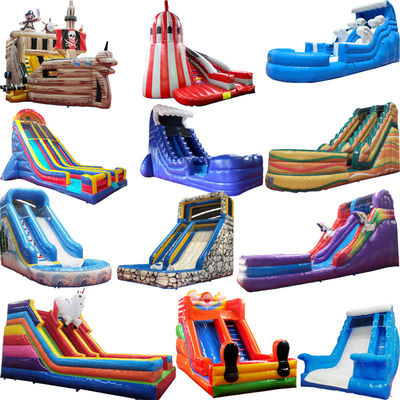 Capacité maximale 100-500 kg toboggan commercial gonflable avec piscine et double voie