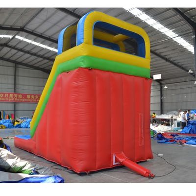 Tailles en option Château gonflable avec toboggan et piscine