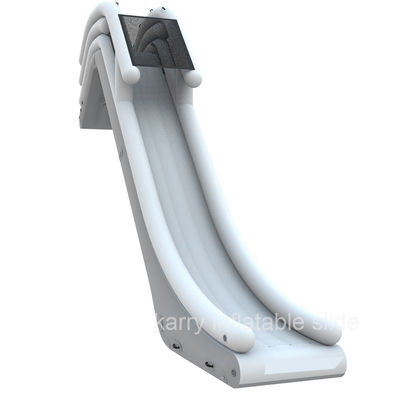 Jeu gonflable extérieur avec piscine