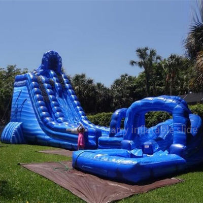 Le frisson d'une vie avec notre toboggan gonflable cyclone de 32 pieds de haut