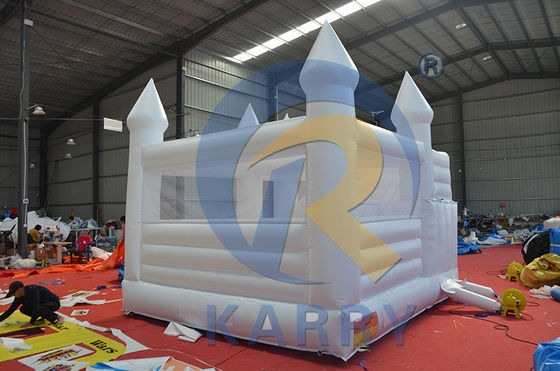 Terrain de jeux extérieur personnalisé Maison gonflable blanche avec glissement et château gonflable