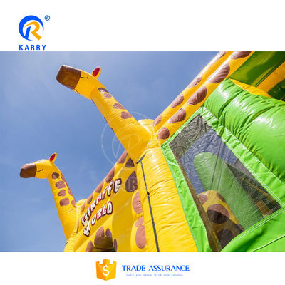 Trois toboggans à girafe combiné avec obstacle de l'air maison de rebond commercial gonflable