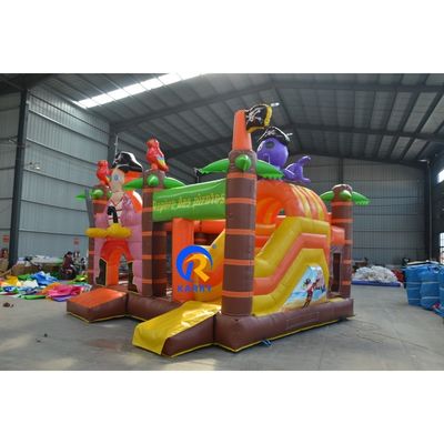 Un navire pirate naviguant sur une glissière sèche, un château gonflable, un terrain de jeux, un château sautant avec une glissière 5 en 1