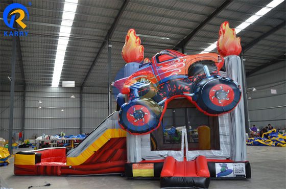 Amenez votre fête au niveau supérieur avec notre château gonflable et notre combo de diapositives.